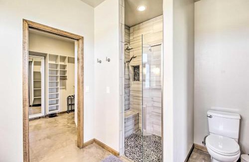Elgin House | Dual-Unit Ranch in Elgin Wine Country!