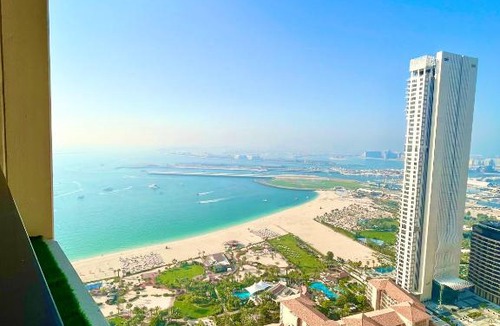 Jumeirah Beach Residence Hostel | Dubai capsule community