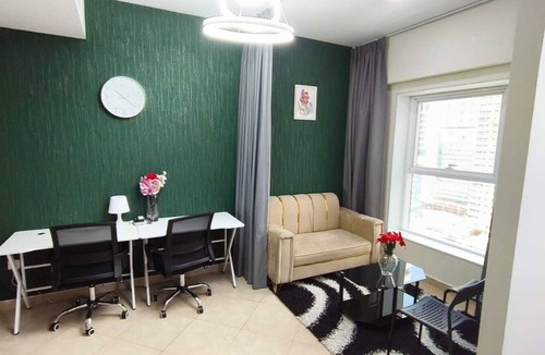 Jumeirah Lake Towers Hostel | Dubai gate-2