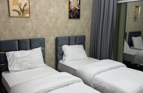 Jumeirah Lake Towers Hostel | Dubai gate-2