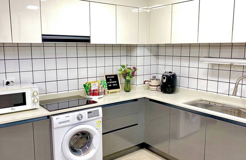 Clark Freeport House | Dubai Inspired - 2 Bedroom Condo in Clark, Pampanga