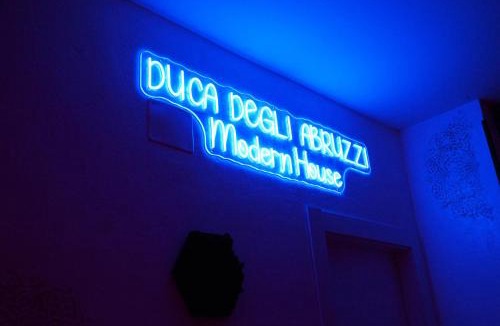 Brindisi Apartment | DUCA DEGLI ABRUZZI Modern House LUXURY RELAX - VICINO AEROPORTO SALENTO - CHECK IN H24 with private Parking