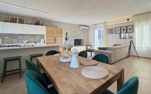 Moniga del Garda Apartment | Duck Palace for 6