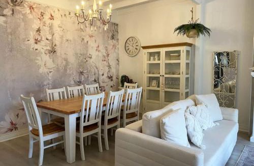 Broken Hill House | Ducks & Drakes Outback House