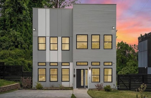 Durham House | Duke Downtown Chic Urban Getaway