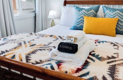 Dundee House | Dundee Hills Haven | King Suite, Sauna & Views