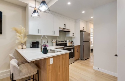 Southwest Calgary House | "Dune"2 Bdrm Lower Townhome mins from DT & Ctrain!