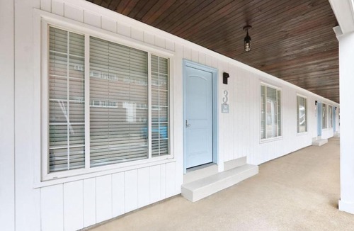 Willoughby Spit Apartment | Dune Cottage Isle Suite (2 bed/2 bath beach condo)