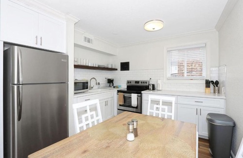 Willoughby Spit Apartment | Dune Cottage Shell Suite (2 bed/2 bath beach condo)
