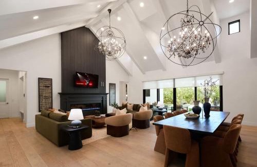 Suncrest Estates House | Dune - Sparkling Pool - Mins to Old Town