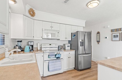 Holden Beach House | Dunebug Cottage 319 Sandpiper Lane home
