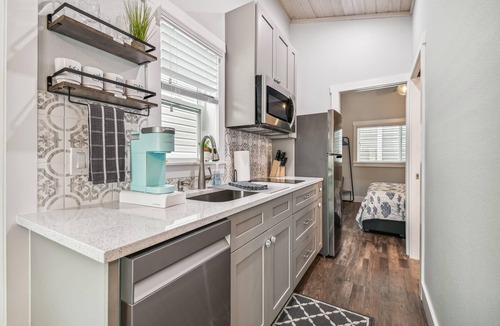 Dunedin House | Dunedin Tiny House Combo/Sleeps 16! Walk or Bike to Downtown Dunedin!