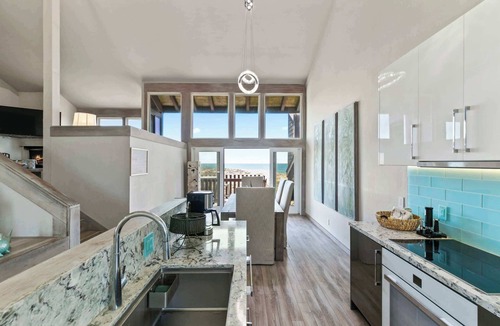 Castroville House | Dunes Beach Haven: Amazing Ocean Front Home