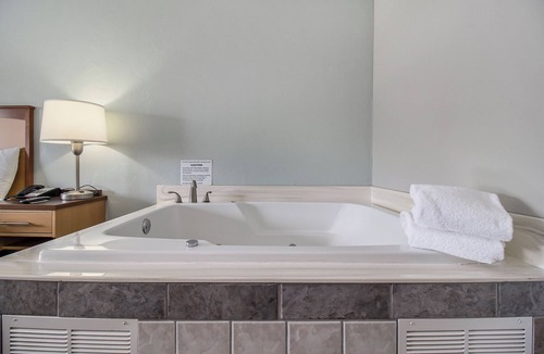 Silver Lake Hotel | Dunes Waterfront Resort