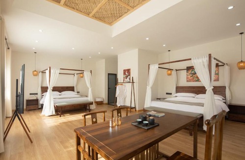 Mingsha Mountain and Crescent Spring Hotel | Dunhuang County Posthouse