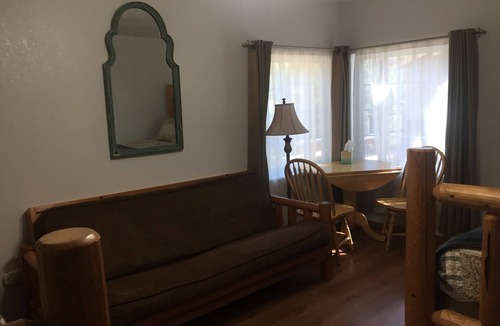 Dunsmuir Hotel | Dunsmuir Lodge