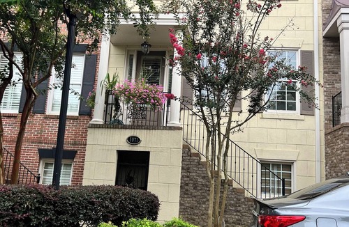 Sandy Springs House | Dunwoody Dreamz…in Sandy Springs