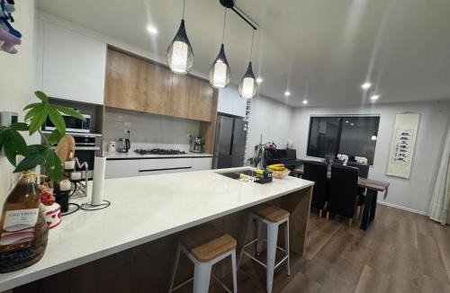 Eastern Beach House | Duo Duo
