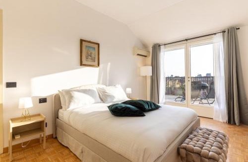 Acquabella Apartment | Duomo 7 min - Panoramic Terrace & Two Bedrooms