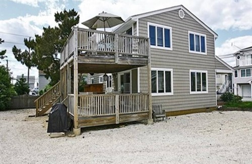 North Beach Haven House | Duplex 2nd fl; Beach Badges; Oceanside; Outdoor Shower; WiFi 40795