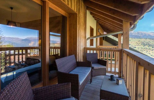 Valmorel Apartment | Duplex 4P in La Charmette, 3BR, 8 Guests, Balcony, Parking