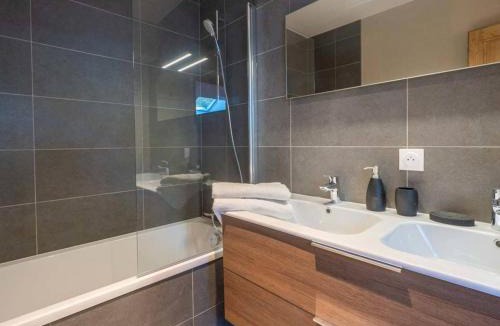Valmorel Apartment | Duplex 4P à La Charmette, 3 Ch, 8 Pers, Balcon, Parking - FR-1-291-869