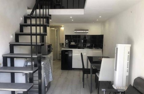 Montredon Apartment | Duplex Between Seas and Hills