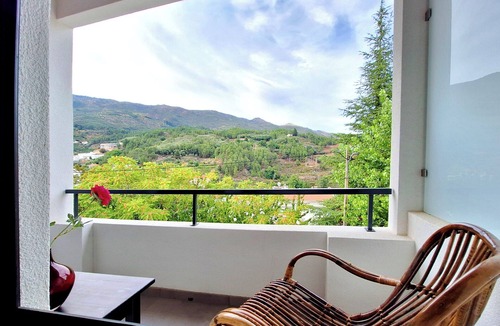 Covilha Apartment | Duplex com Jacuzzi, Terraço, & Bbq. Vista Serra
