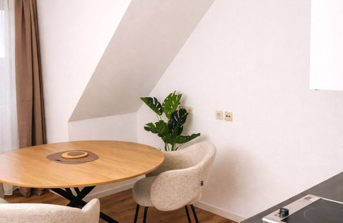 Sindelfingen Apartment | Duplex-Comfort-Private Bathroom-Küchenzeile