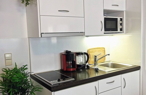 Sindelfingen Apartment | Duplex-Comfort-Private Bathroom-Küchenzeile