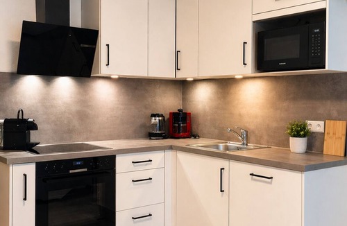 Sindelfingen Apartment | Duplex-Comfort-Private Bathroom-Küchenzeile