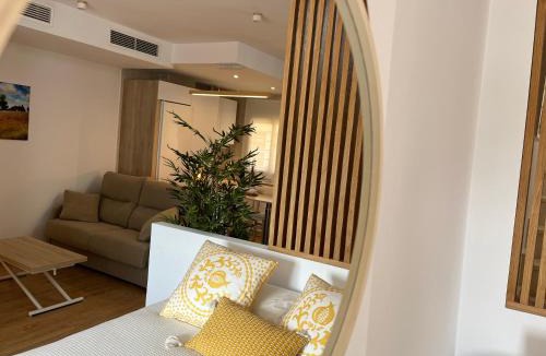 Dos Hermanas Apartment | Duplex con terraza privada y parking a 15 minutos de Sevilla