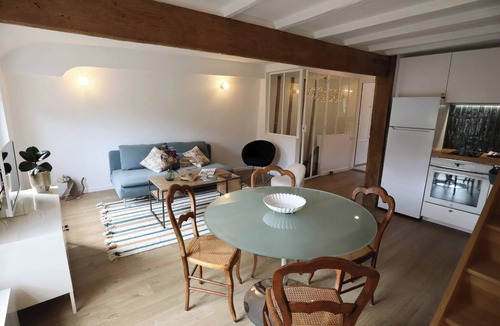 Senlis Apartment | Duplex Downtown Abbaye