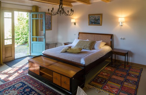 Saint-Maime-de-Pereyrol Bed & Breakfast | Duplex Magnolia in Dordogne, with swimming pool and independent access.