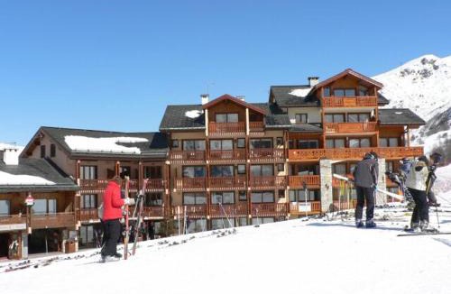 Saint-Martin-de-Belleville Apartment | Duplex lumineux au pied des pistes avec balcon, 6 personnes - FR-1-344-252