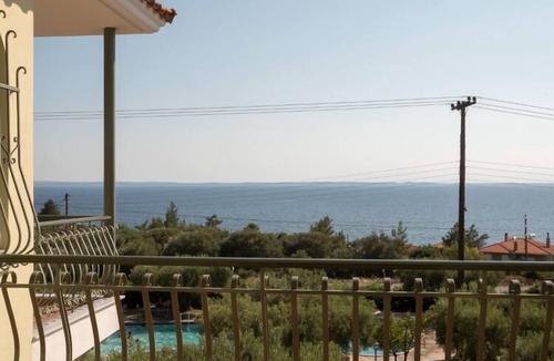 Gerakini Apartment | Duplex Gerakini Apartment with Pool