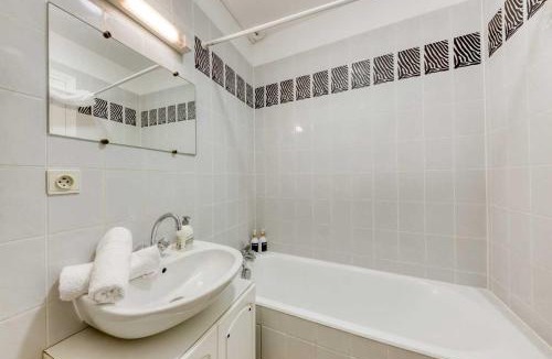 Chantiers Apartment | Duplex I Parking Gratuit I RER 3min I Paris 15min