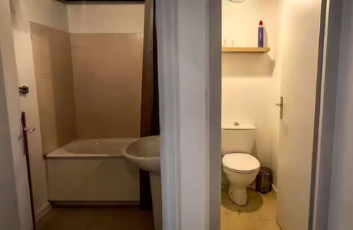 Clisson Apartment | Duplex in charming neighborhood overlooking chateau, close to downtown and all amenities