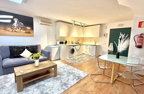 Hortaleza Apartment | Duplex Naffah Apartments E C 107
