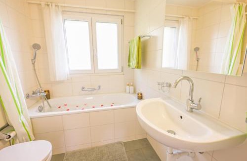 Chateau-d'Oex Apartment | Duplex panoramique au cœur de Château d Œx