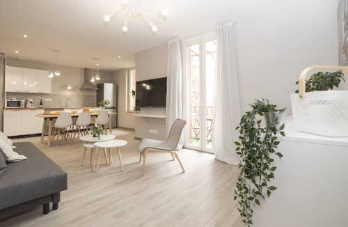 Clermont-Ferrand Apartment | Duplex Republique YourHostHelper