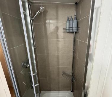 Tea Green Apartment | Duplex Studio 3 minute drive from Luton airport