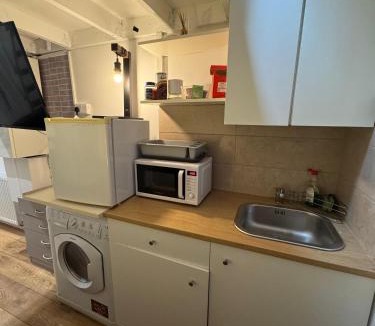 Tea Green Apartment | Duplex Studio 3 minute drive from Luton airport