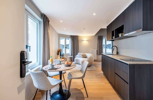 Ghent City Centre Apartment | Duplex studio w/skyline views & workspace