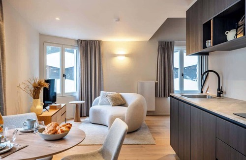 Ghent City Centre Apartment | Duplex studio w/skyline views & workspace
