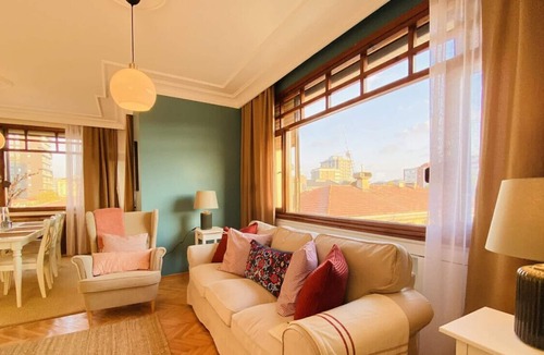 Kadikoy Apartment | Duplex Unit with Patio and Balcony, 5 min from Sea