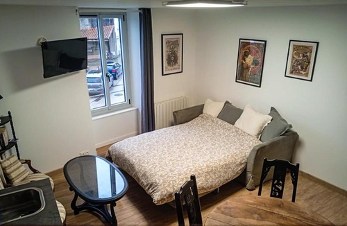 Clisson Apartment | Duplex vue sur château