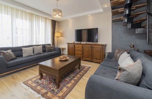 Liman Mahallesi Apartment | Duplex with Balcony 5 min to Konyaalti Beach
