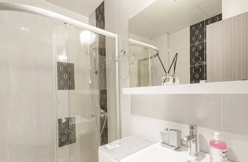 Altnkum Mahallesi Apartment | Duplex with Balcony 5 min to Konyaalti Beach