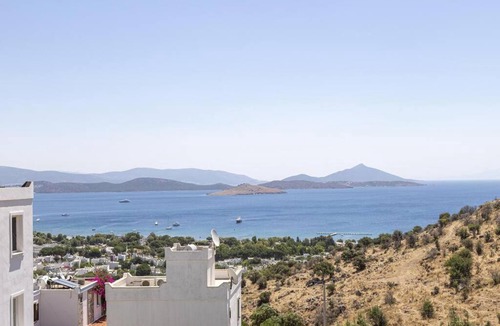 Dagbelen Villa | Duplex with Stunning View near Camel Beach in Bodrum